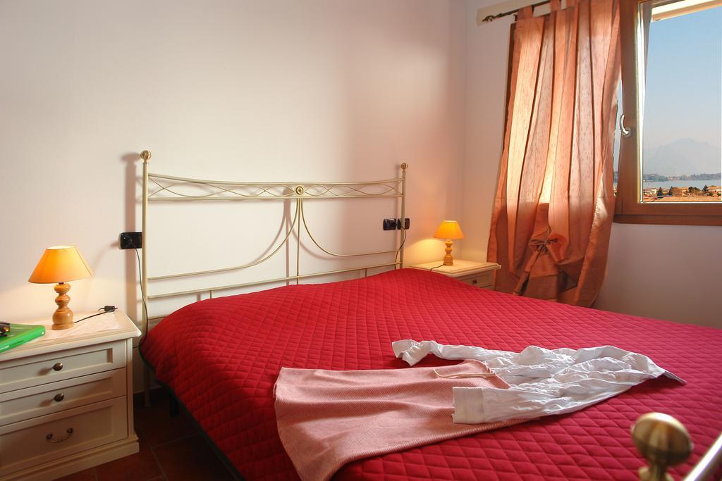 B&B Agli Ulivi Manerba del Garda Værelse billede